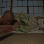 「足/脚」 「そんなとこにオクチつけちゃ汚いよぉ…」クンニの意味すら知らない黒髪少女のションベン臭い未熟マ●コを無理クリ舐め啜ってやると数秒後には完堕ちし自らパックリ股を開いて中年チ●ポをオネダリする 『FANZA』