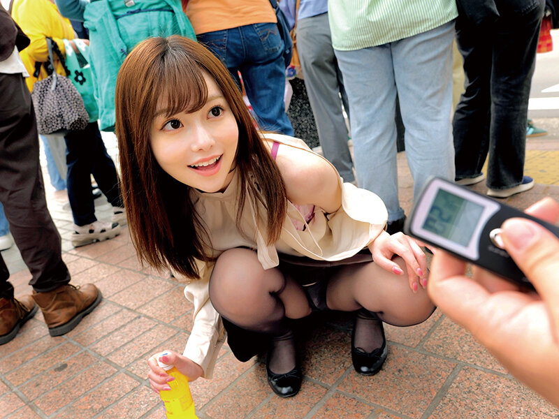 「足/脚」 素人美少女とリモコンバイブお散歩11-黒パンストキャリアウ...