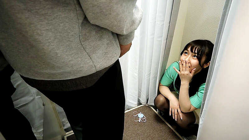 「足/脚」 エロい店員がこっそり抜いてくれた話。 すずねさん 『FAN...