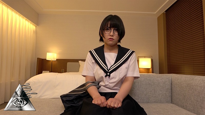 「足/脚」 ムチムチお尻と水着の競演 柏木あみ 『FANZA』