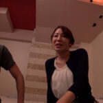 「足/脚」 不倫相手の巨乳美人奥様とラブホで嵌め撮りSEX！黒パンストの美脚奥様のパンティずらして生ハメ中出し！ 『FANZA』