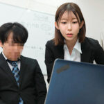 「足/脚」 スタイル抜群美脚ドS先輩OLの後輩調教日記 黒川すみれ 『FANZA』