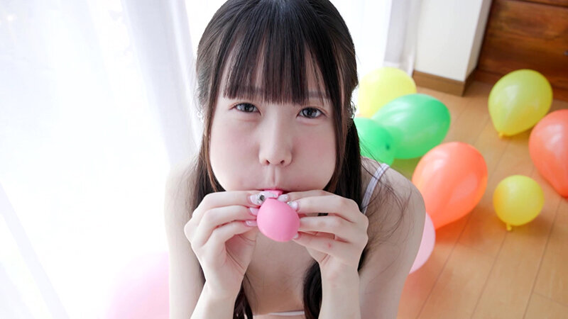 「足/脚」 グラドル・あむの風船と水あそび 姫崎あむ 『FANZA』