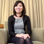 「足/脚」 エロ系の撮影に騙されてついて来た美脚奥さんの下着拝見！バイト料アップで快感アップ！ 『FANZA』