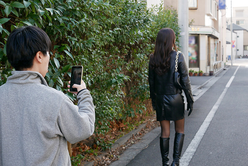 「足/脚」 全身レザーのブーツの美魔女を盗撮していたら見つかって性処理...