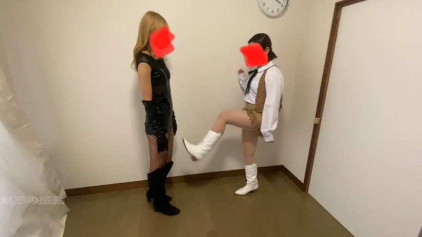 『フェチ』 正義のヒロインが女戦闘員2人に電気アンマくすぐり拷問 「D...