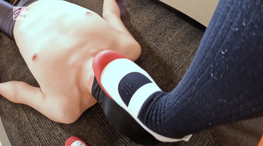 『フェチ』 オジさん、変態だから足だけで満足でしょ？ 「DUGA」