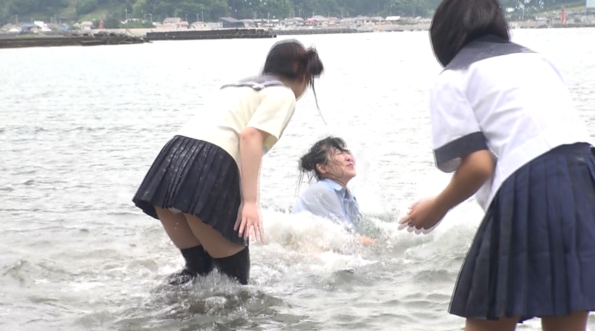 『フェチ』 夏服のままでも気にせずに 「DUGA」