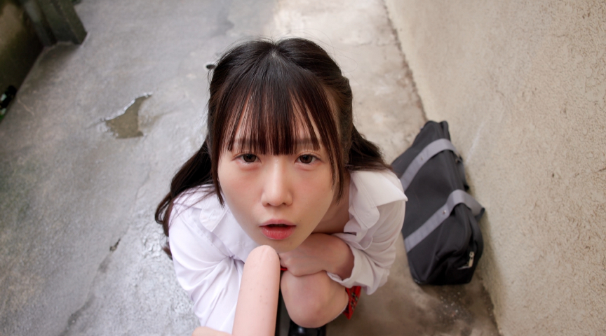 『フェチ』 僕を待ちきれず物陰でフェラしてくれるグラビアアイドル 「D...