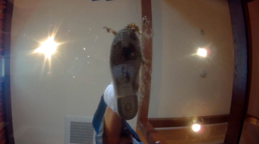 『フェチ』 超可愛い女の子の上履きで小型ザリガニクラッシュ 「DUGA...