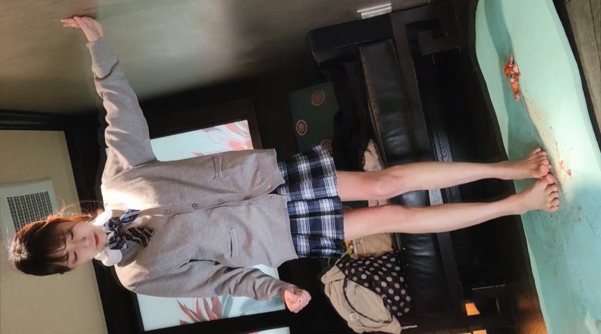 『フェチ』 アイドル級美少女の裸足で○魚CRUSH 最終章 「DUGA...