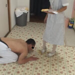 『フェチ』 マッサージ嬢の踏み潰しに喜ぶ靴マニア 「DUGA」