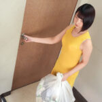 『フェチ』 無防備な透けパン美尻女に浣腸をぶち込んだら2 「DUGA」