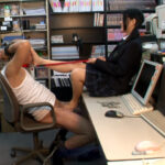 『フェチ』 可愛い小娘に生足と桃尻で徹底的に躾けられるマゾ親父 「DUGA」