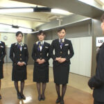 『フェチ』 品格のあるキャビンアテンダントの美脚ガニ股研修2 「DUGA」