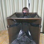 『フェチ』 ラバーマゾ・キキを真空ボックスに閉じ込めてみた 2 「DUGA」