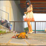 『フェチ』 白ハイヒールとサンダルでヒキガエルを踏み殺す女王様！ 「DUGA」