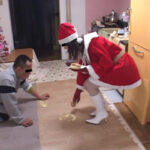 『フェチ』 サンタ女王様の白ブーツ踏み潰し 「DUGA」