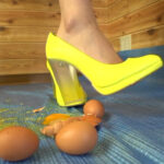 『フェチ』 つきのちゃんのフードクラッシュ ヒール・裸足 「DUGA」