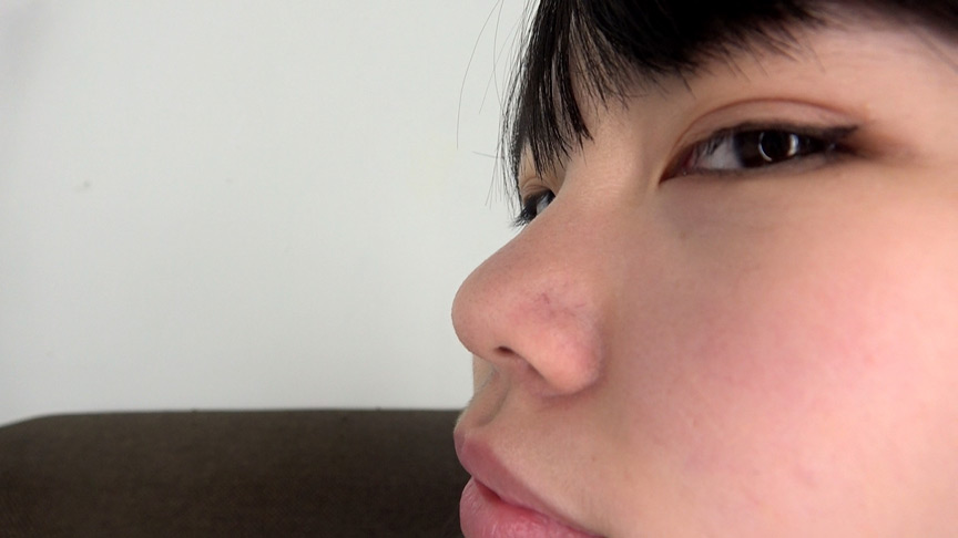 『フェチ』 素人娘かなこちゃんの鼻観察・くしゃみ鼻水 「DUGA」