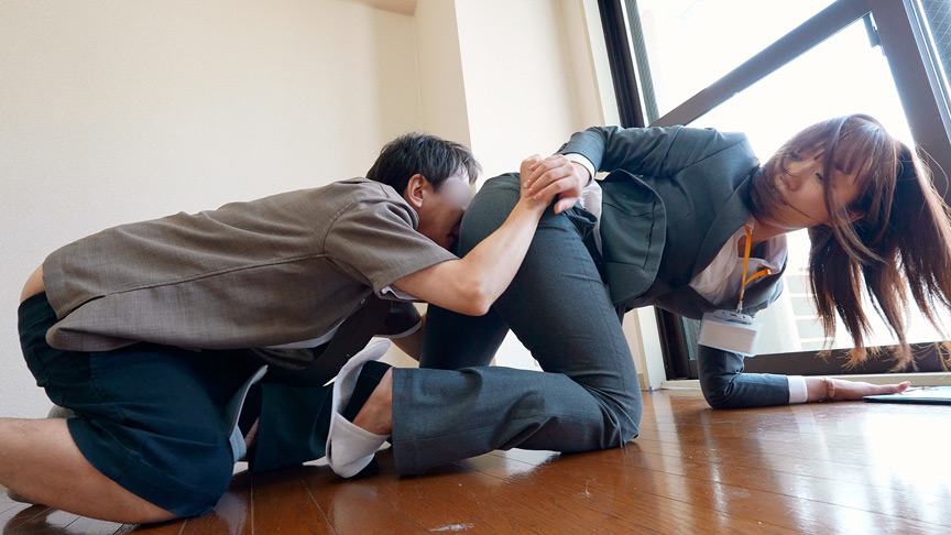 『フェチ』 ピタパンOLアナルを即クンニ！ 「DUGA」