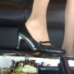 『フェチ』 アイドル級美少女のコスプレ黒パンプスで兜CRUSH VOL6 「DUGA」