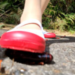 『フェチ』 めいちゃんのコスプレ、上履きでザリガニCRUSH 最終章 「DUGA」