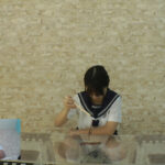 『フェチ』 嬉しそうに極太ミミズを踏みつぶす○年生の図書委員 「DUGA」