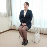 『フェチ』 肉感ボディーパツパツスーツに濃厚精子ぶっかけ！ 「DUGA」