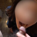 『フェチ』 パーカー姿のお姉さんが大量飲尿初挑戦！＆ごっくんも！ 「DUGA」