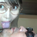 『フェチ』 癒し系美女のヌルッとした唾が喉に注がれる感動！ 「DUGA」