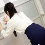 『フェチ』 ズリネタ確定の神尻が俺の目の前でフリフリ 永瀬かれん 「DUGA」