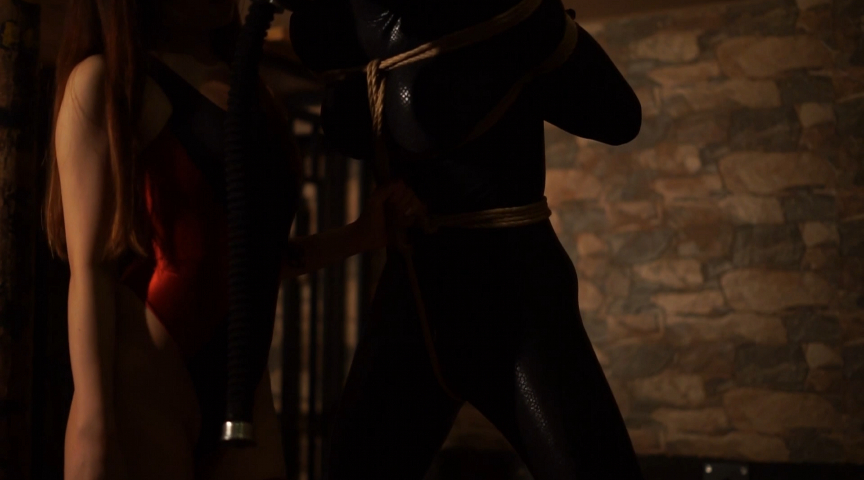 『フェチ』 MUMA女王様のお仕置き【ピタピタ競泳水着編】 「DUGA...