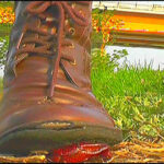 『フェチ』 ウォークングシューズや短靴でザリガニを踏み砕く！ 「DUGA」