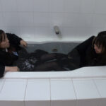 『フェチ』 真冬の制服入浴 「DUGA」