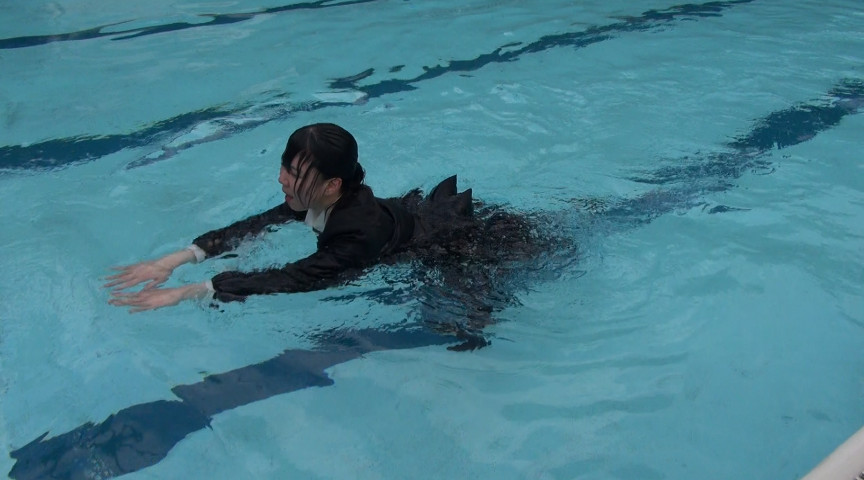 『フェチ』 セーラー×ブレザー泳ぎ易いのは？ 「DUGA」