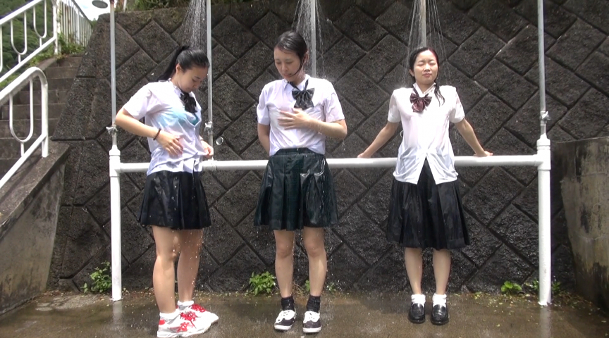 『フェチ』 初めての制服シャワー 「DUGA」