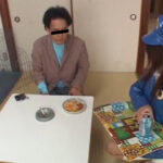 『フェチ』 ミニスカポリスを○撮した男への罰は白ブーツ踏みと鞭 「DUGA」