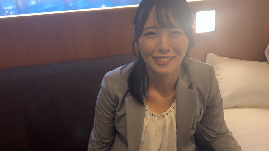 『フェチ』 M男が街中で女性に声をかけてキスさせてもらう あい 「DU...