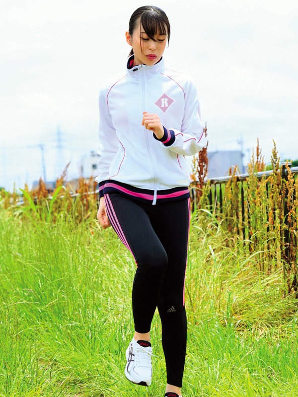 「フェチ」 女子陸上部員が1cmハメ空気椅子ケツ肉プルプルあわや合体の...