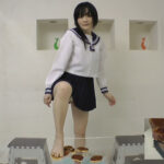 『フェチ』 大量のどら焼きを楽しそうに踏む受験生のお嬢様 「DUGA」