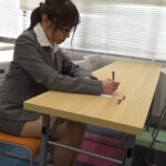 『フェチ』 現役OL裏バイト 春風もえ 仕事帰りのパンティ 「DUGA」