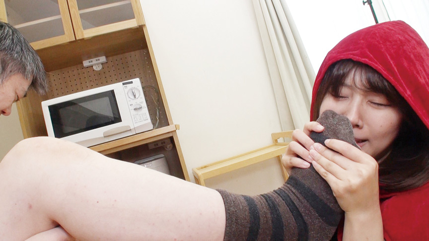 『フェチ』 濃すぎるフェチシーンの圧縮包茎を嗅ぎ、味わう美女編 3 「...