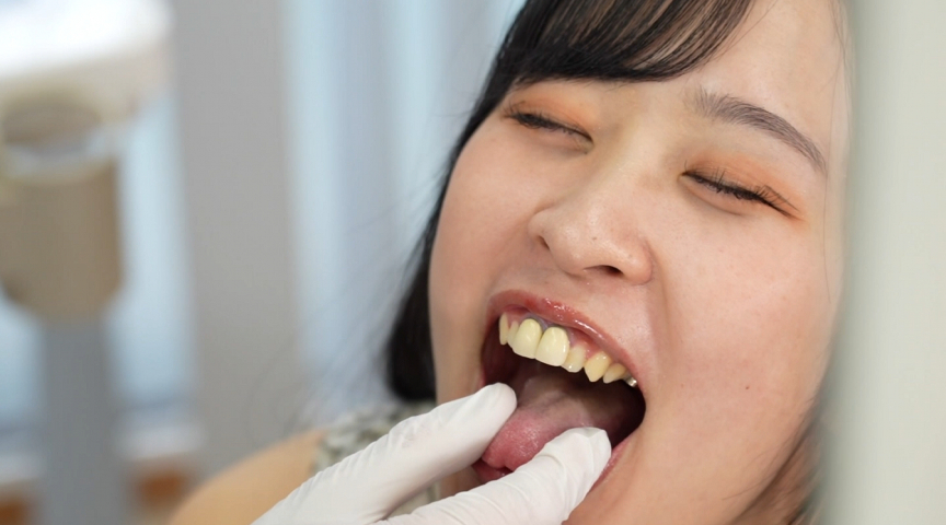 『フェチ』 お口の中をじっくり見せてくれませんか？～ゆの～ 「DUGA...