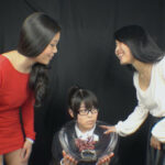 『フェチ』 3姉妹の末っ子は痰つぼ女 「DUGA」