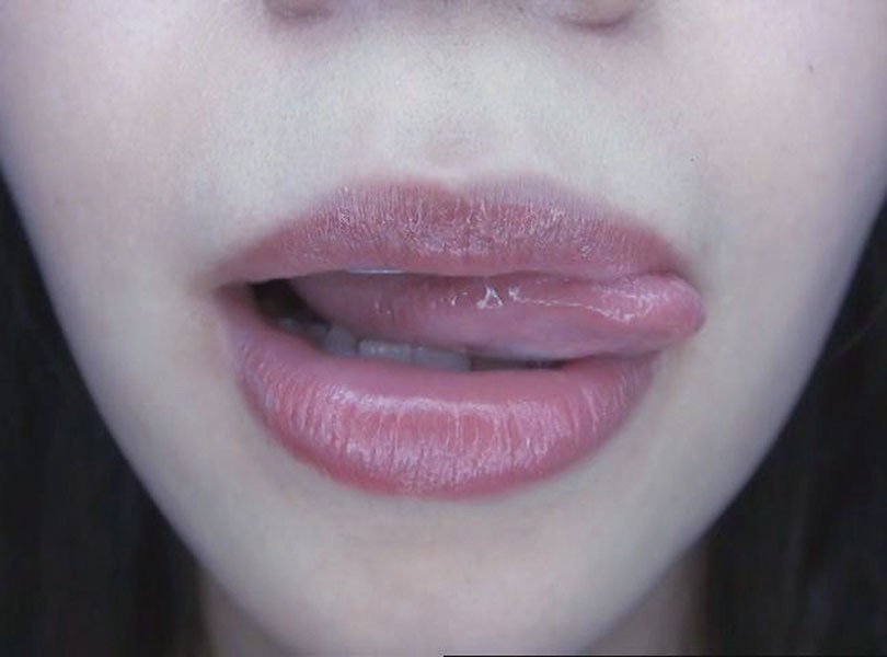 『フェチ』 100人のおくち 第8集 「DUGA」