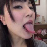 『フェチ』 咲羽優衣香さんの舌・口内自撮り 「DUGA」