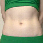 「フェチ」 松丸香澄 神陸上ウェア スポーツ日焼け筋肉美女アスリートの秘部を隠してきたウェアを巨乳や美乳パイパンや剛毛娘に着せジョリワキやハミ毛を堪能。陸上ユニホーム女子の太腿やお尻や着衣放尿までも！！身体にフィットするウェアのキワキワを超接写＆完全着衣でハメ撮り 『FANZA』