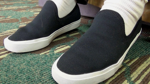 『フェチ』 【足のにおい】プ～ンと臭い優等生 「DUGA」