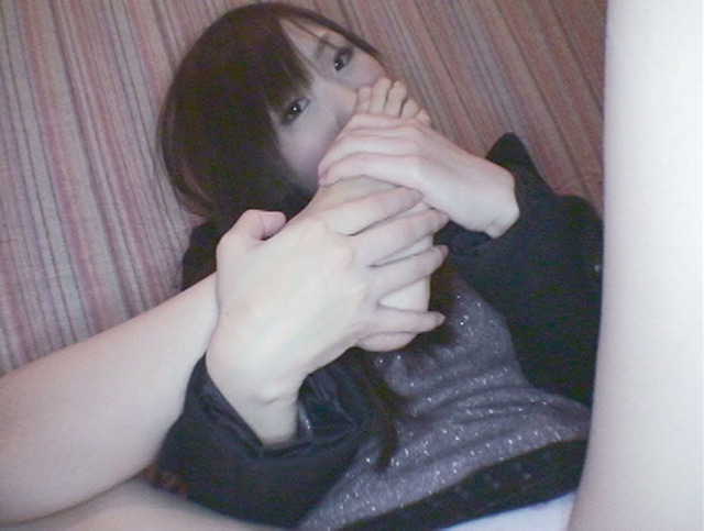 『フェチ』 足の指を舐める女 コレクション01 「DUGA」